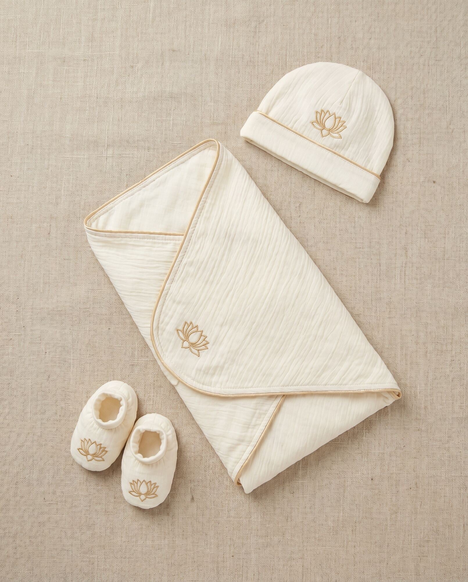 Newborn Lotus Wrap Set